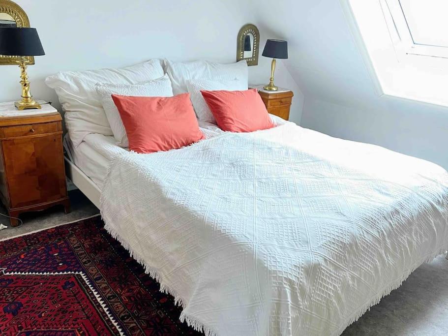 Central 2Br With Balconies And Art In Historical University Area Bergen Extérieur photo